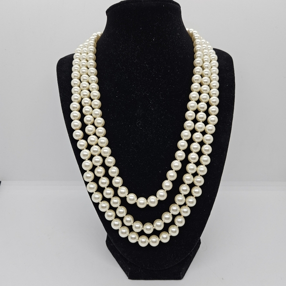 JBK three strand faux pearl necklace - Picture 1 of 4